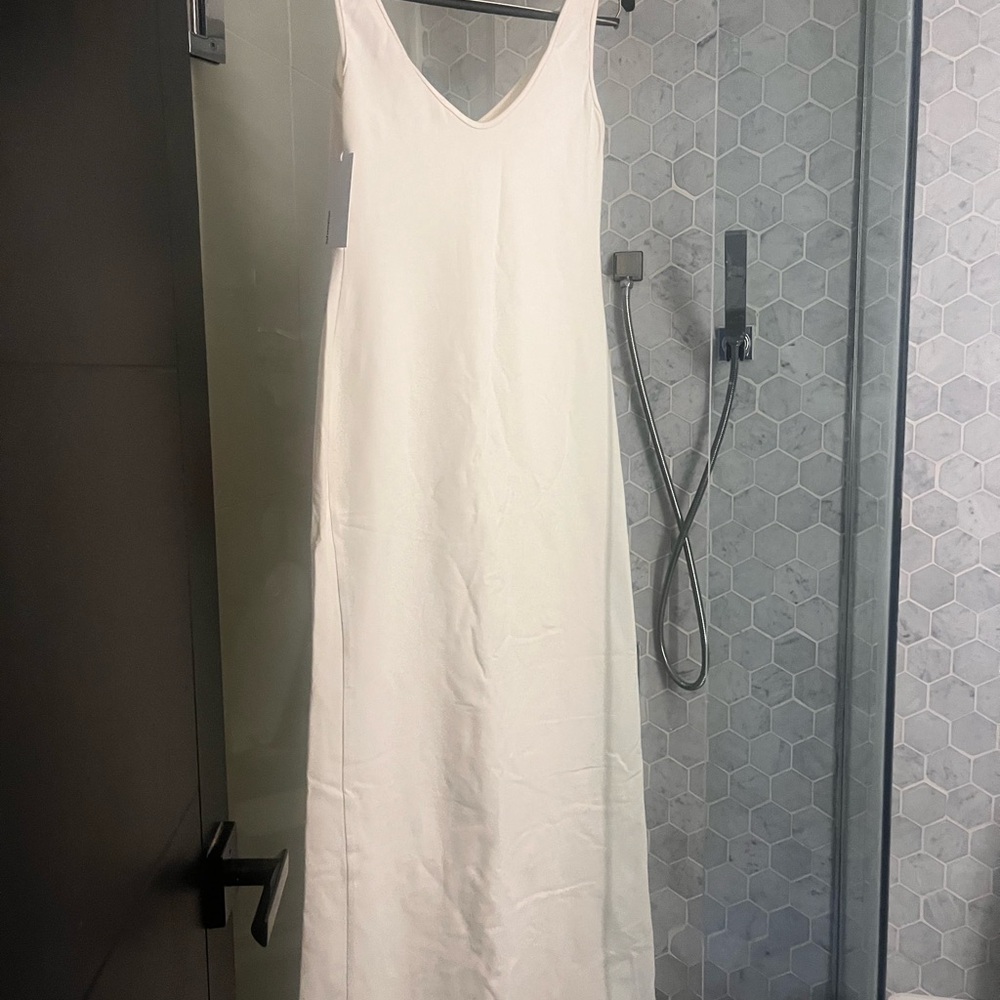 Cream V-Neck Maxi - Picture 2 of 3